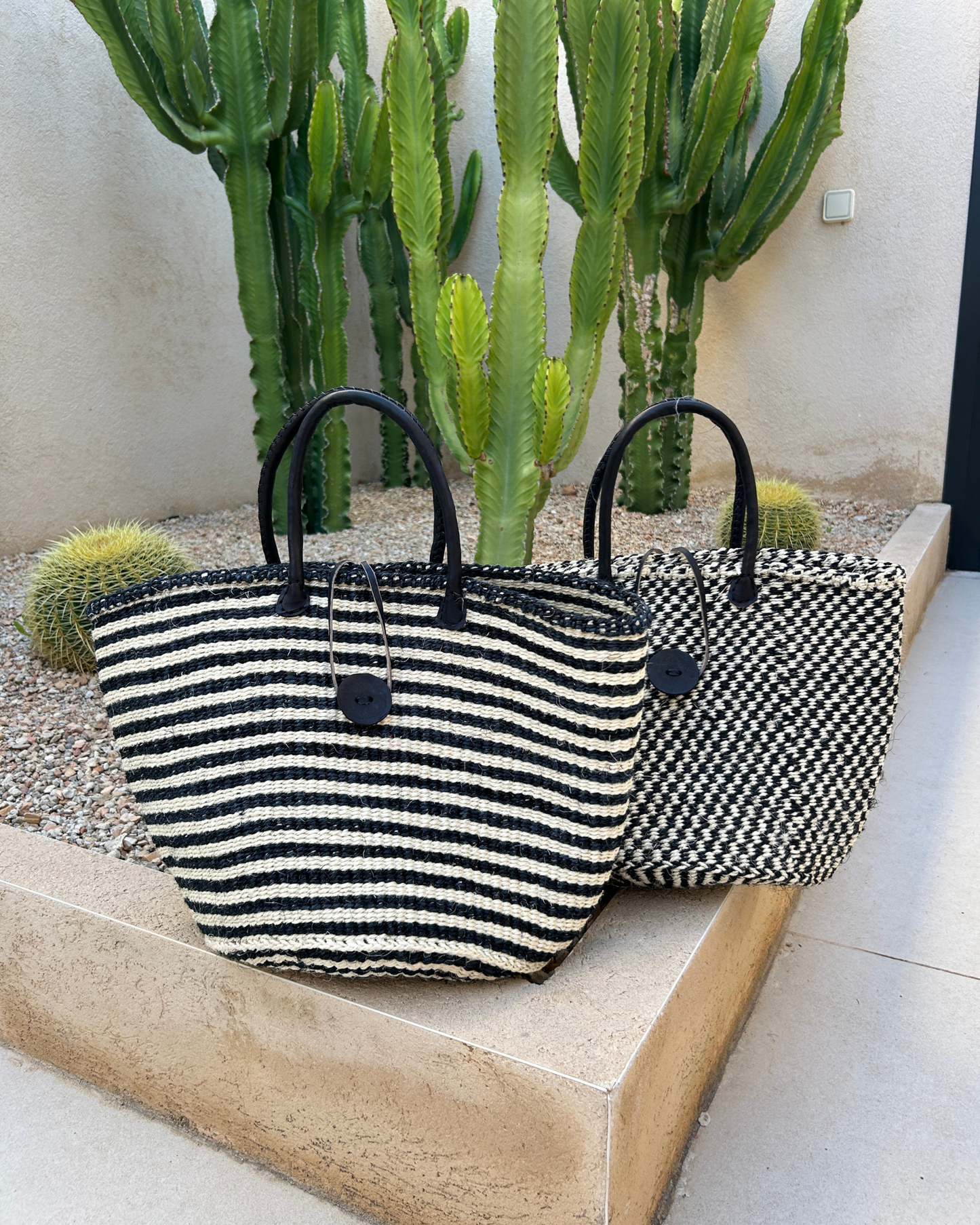 Milia — zwart - wit handgeweven shopper