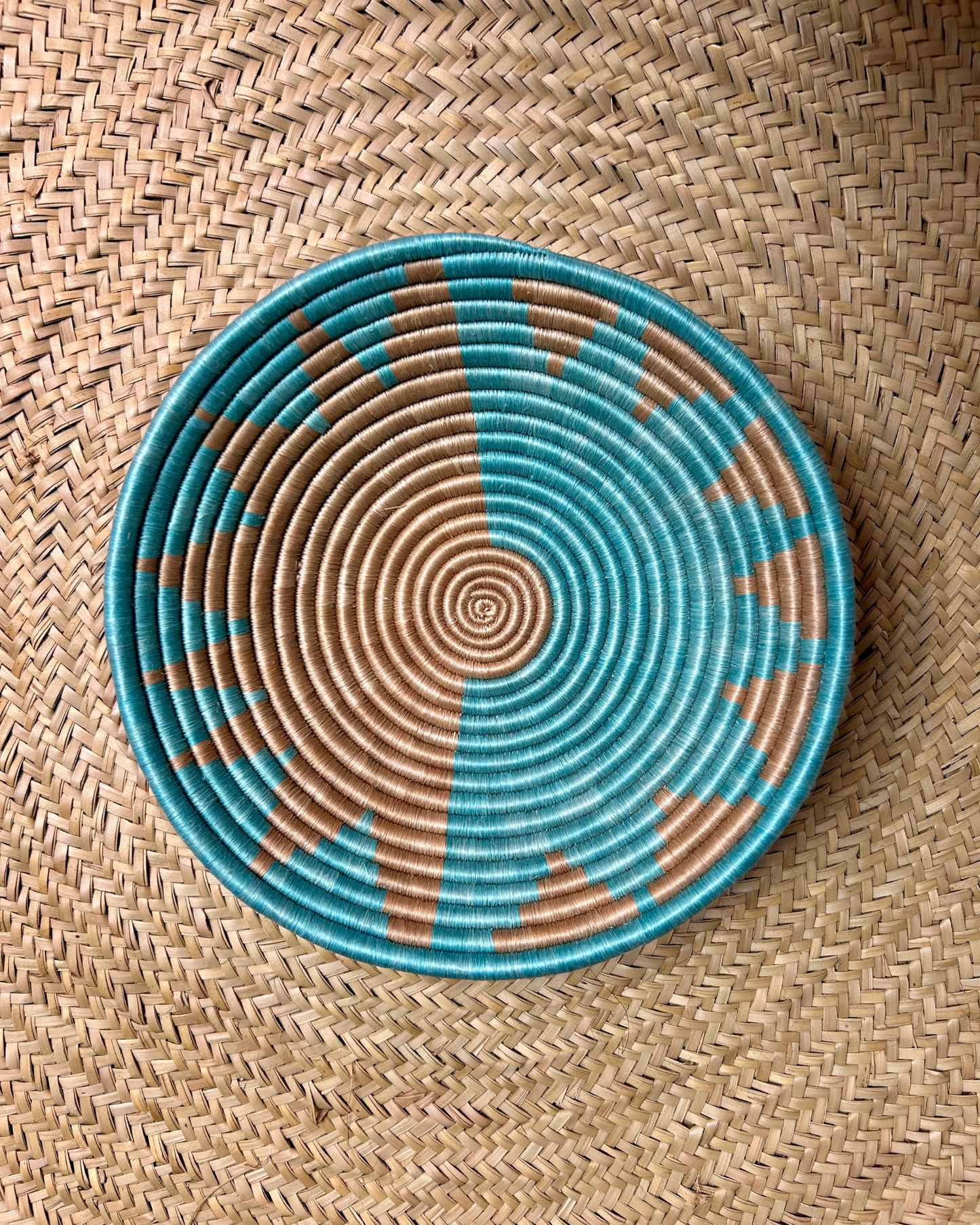 Utulivu - Handgemaakte wandmand Turquoise & Naturel Tamani