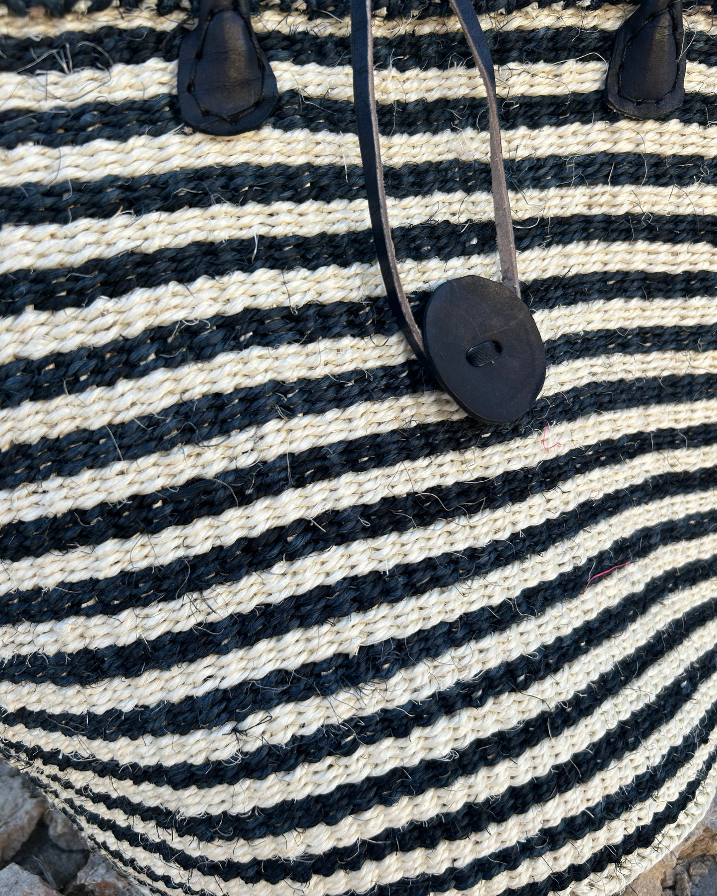 Milia — zwart - wit handgeweven shopper