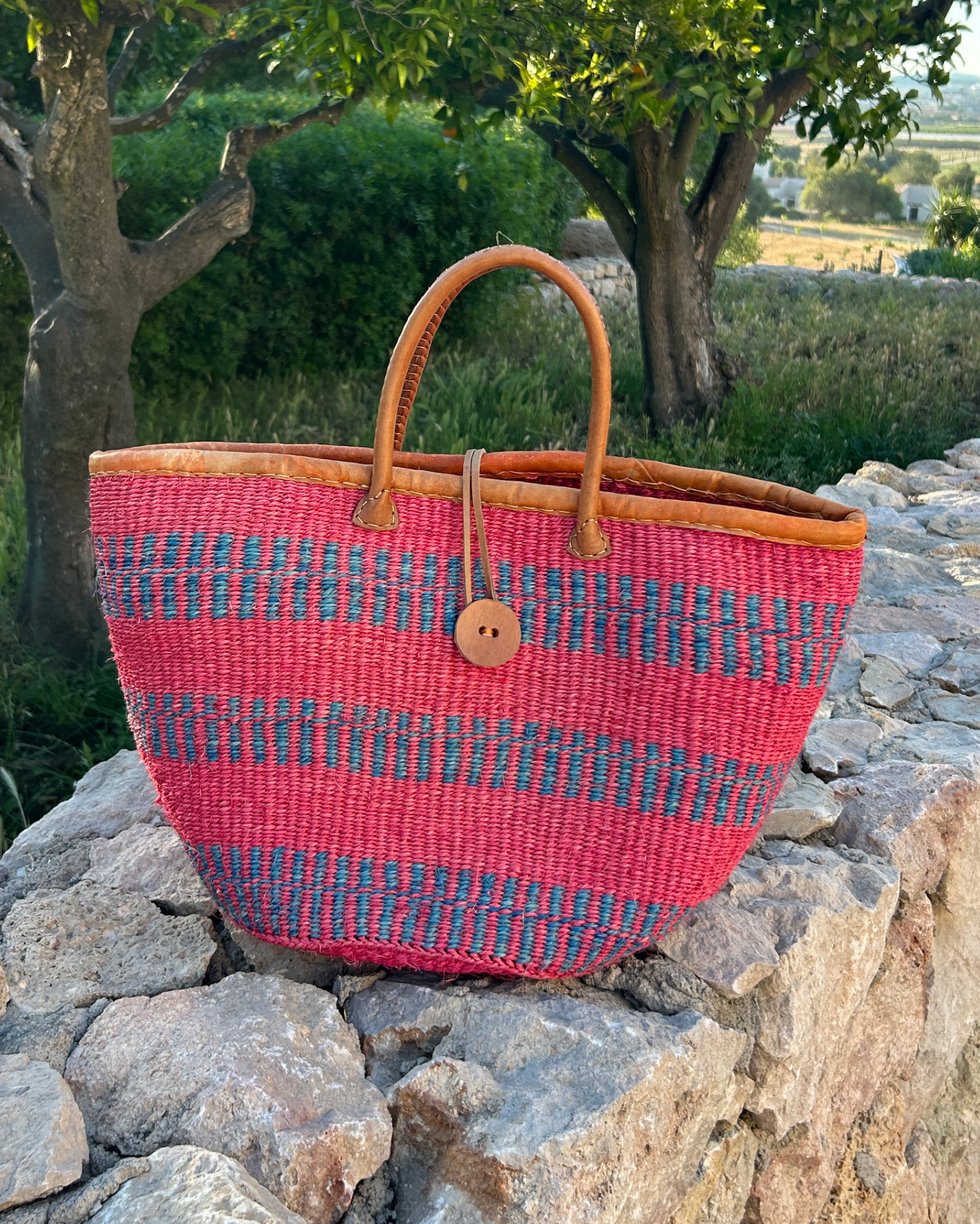 Tamu — roze handgeweven shopper