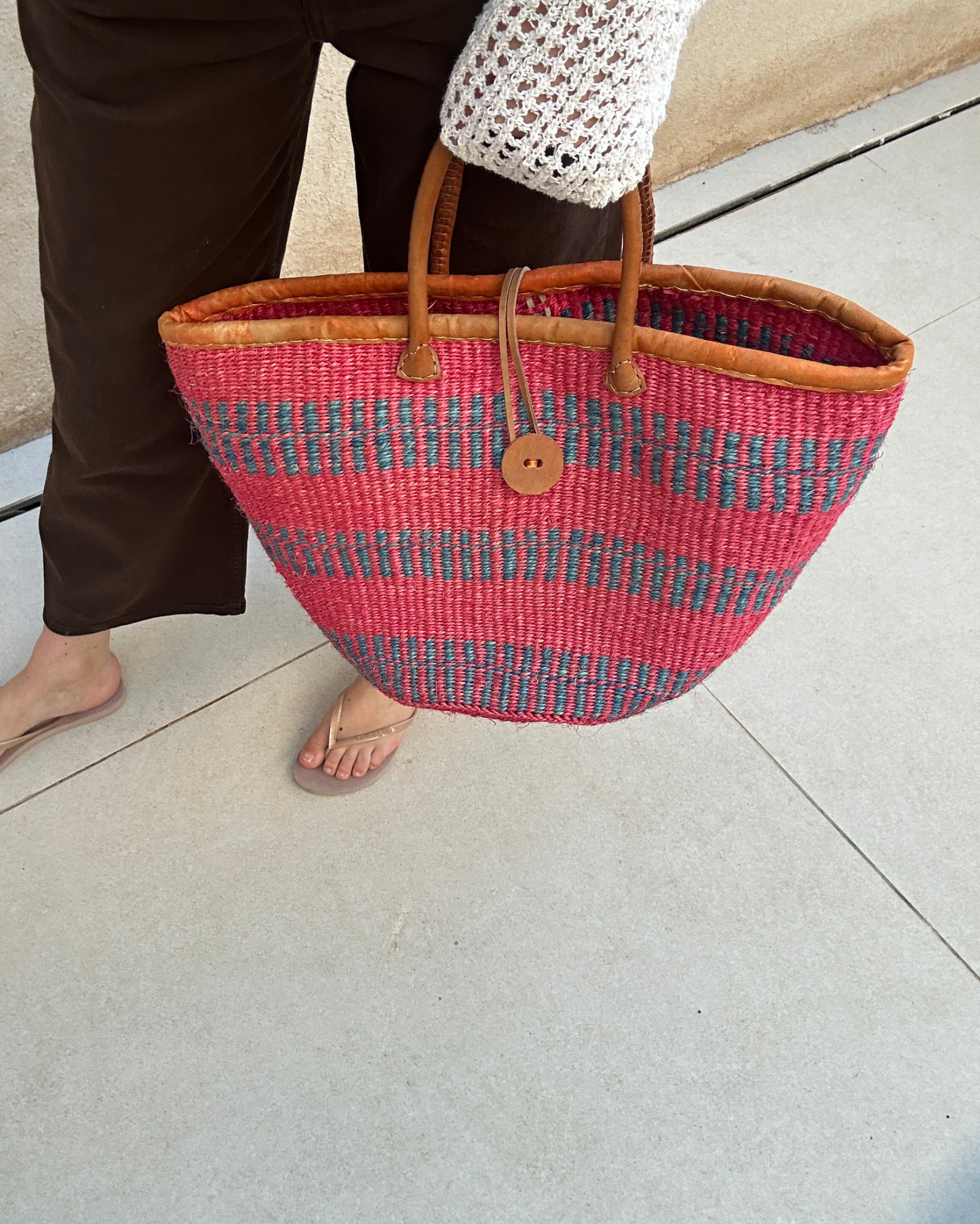 Tamu — roze handgeweven shopper