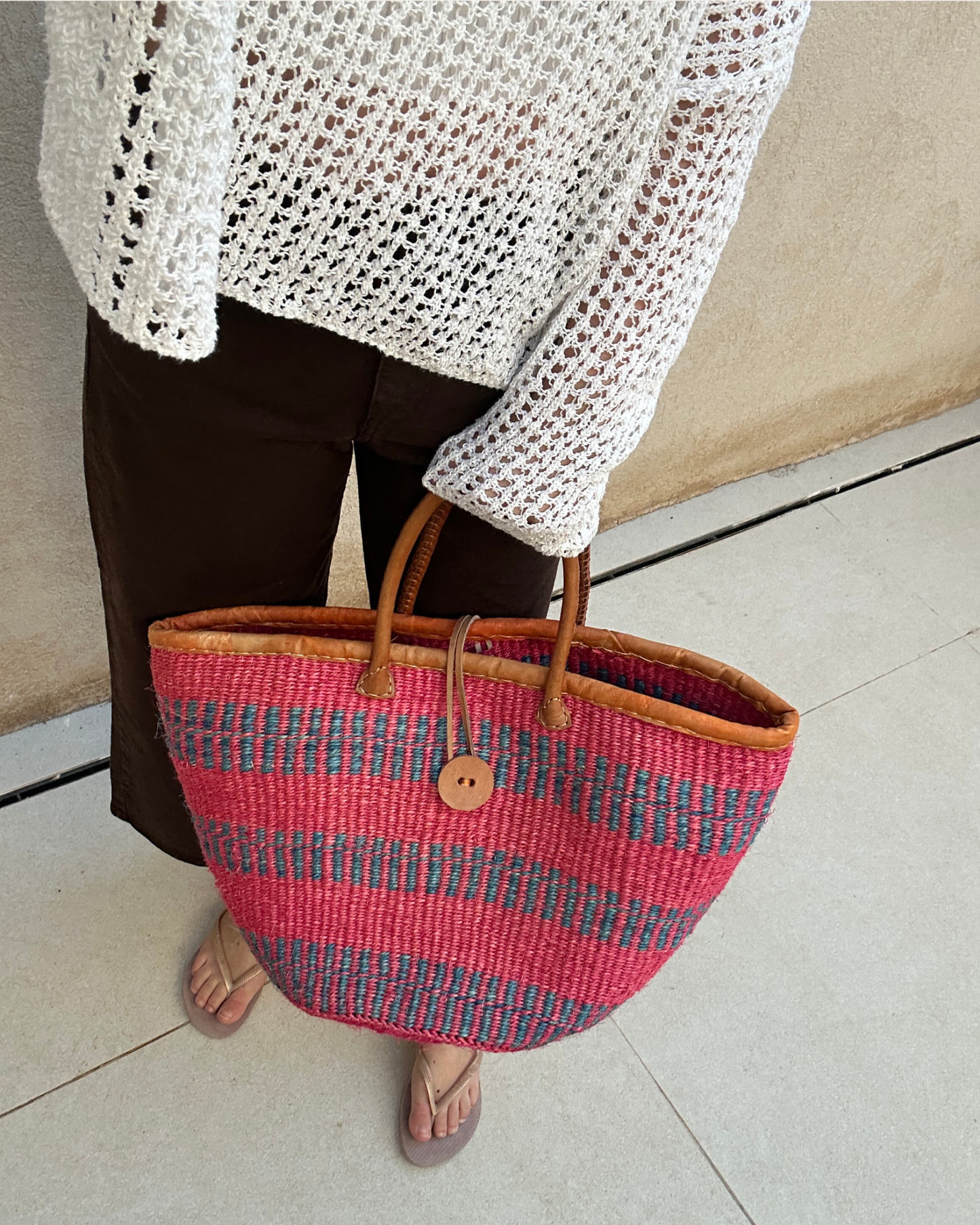 Tamu — roze handgeweven shopper