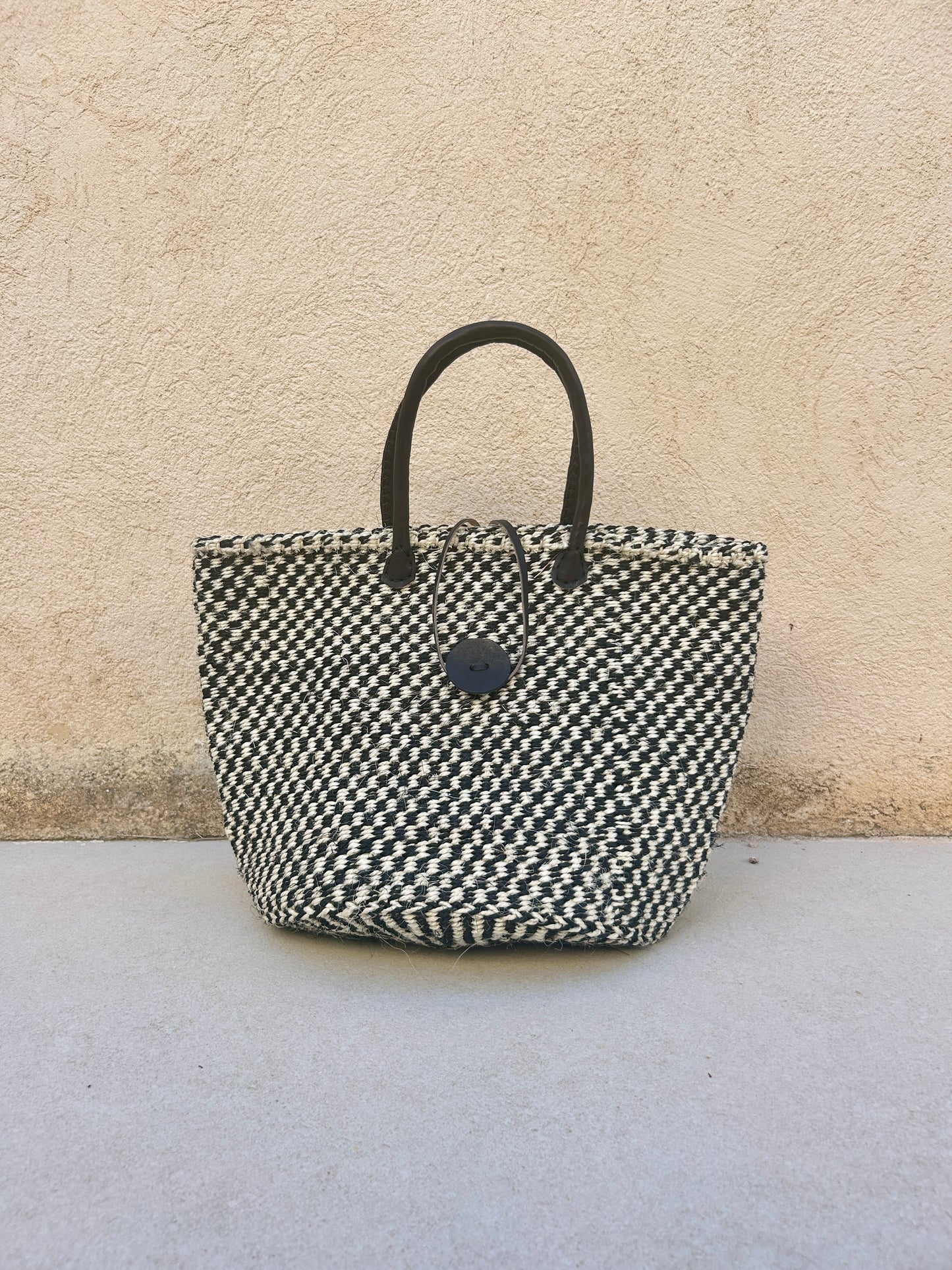 Mstari — zwart-witte gevlochten shopper